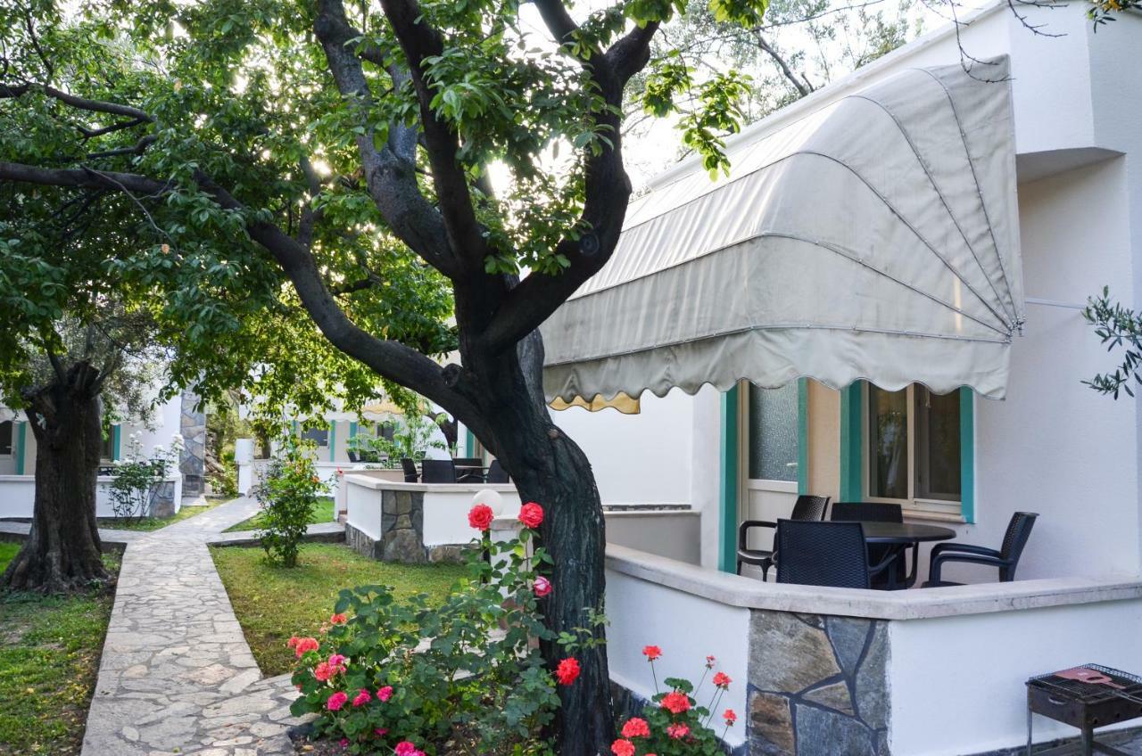 Ergul Motel Küçükkuyu Exterior foto